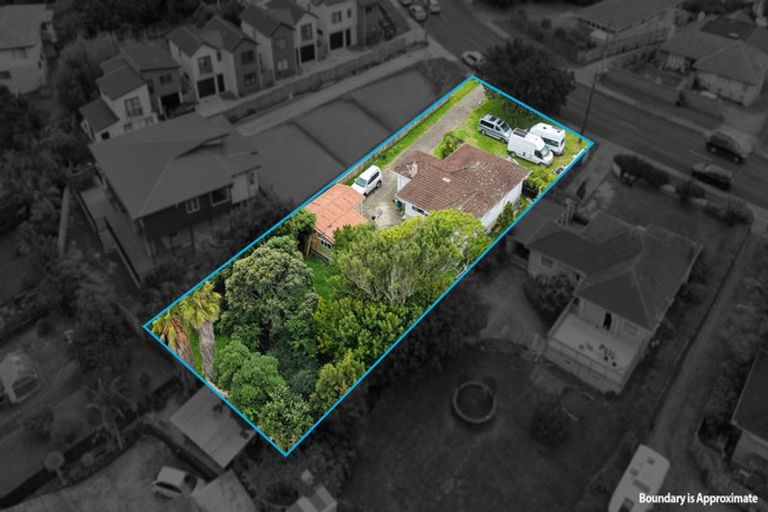 Photo of property in 48 Bleakhouse Road, Howick, Auckland, 2014