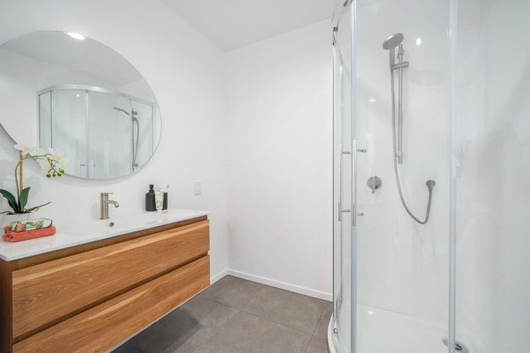 Photo of property in 22 Fyvie Avenue, Tawa, Wellington, 5028