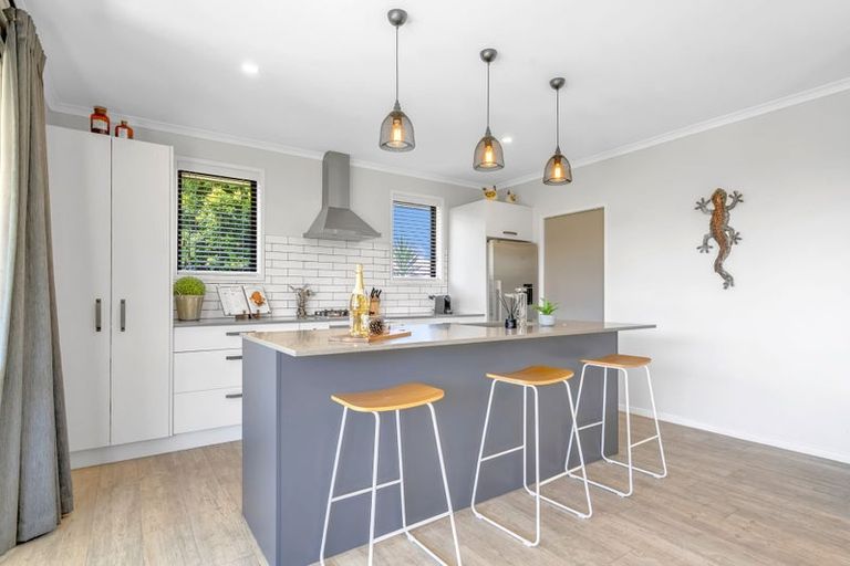 Photo of property in 6 Tavarnya Way, Patumahoe, Pukekohe, 2679