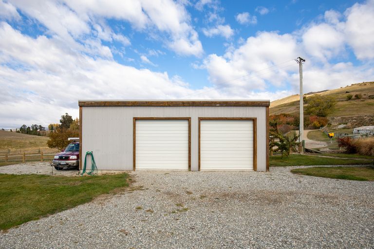 Photo of property in 180 Hall Road, Bannockburn, Cromwell, 9384