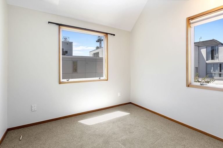 Photo of property in Cranleigh Mews, 4/10 Cranmer Square, Christchurch Central, Christchurch, 8013