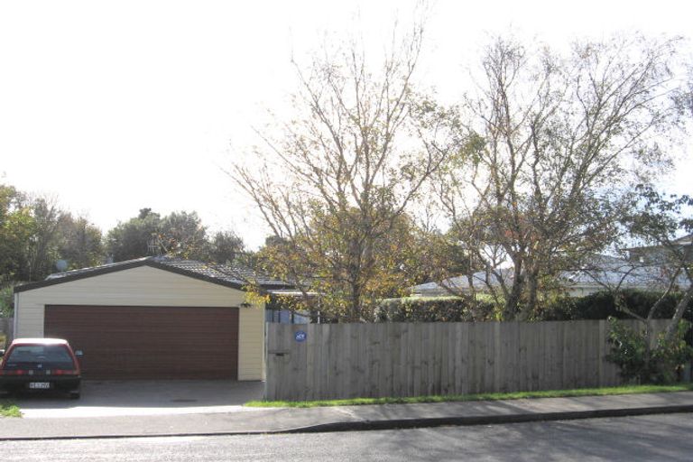 Photo of property in 5 Weka Road, Raumati Beach, Paraparaumu, 5032