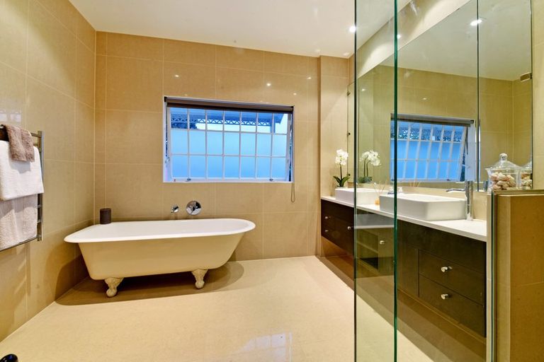 Photo of property in 52 Hinemoa Street, Birkenhead, Auckland, 0626