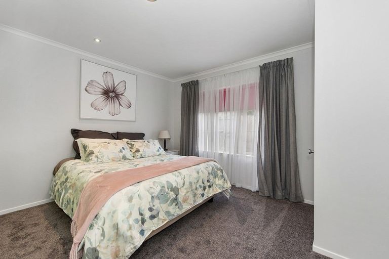 Photo of property in 62 Cairns Crescent, Rototuna, Hamilton, 3210