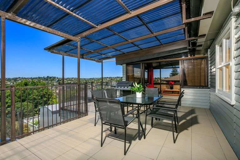 Photo of property in 86 Carlisle Road, Browns Bay, Auckland, 0632