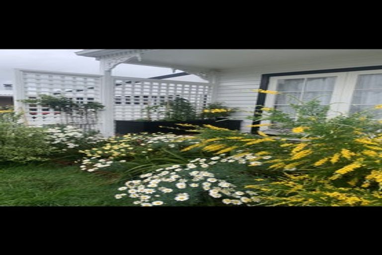 Photo of property in 73 Wallath Road, Westown, New Plymouth, 4310