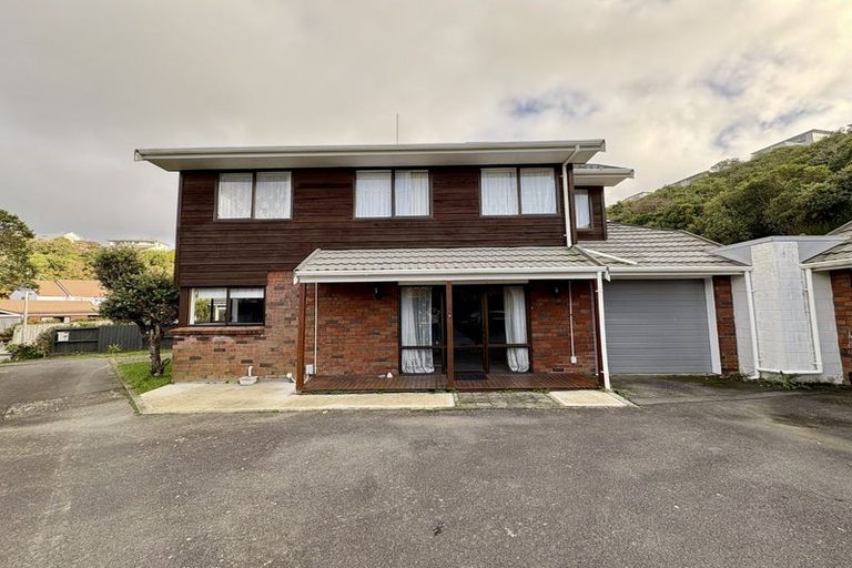 Photo of property in 6 Flinders Place, Johnsonville, Wellington, 6037