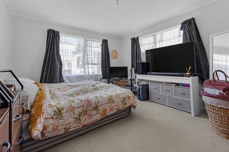 Photo of property in 11 Vimy Place, Mangere, Auckland, 2022