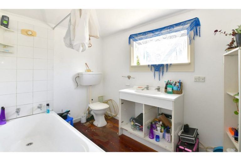 Photo of property in 12 Marie Avenue, Red Beach, 0932