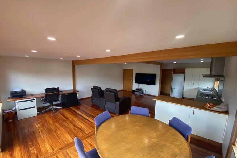 Photo of property in 21 Otakau Road, Milford, Auckland, 0620