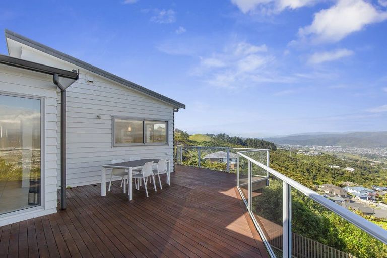 Photo of property in 34 Arahiwi Grove, Tirohanga, Lower Hutt, 5010