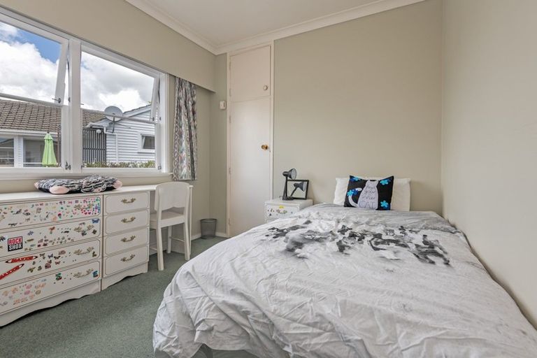 Photo of property in 33 Lincoln Terrace, Hokowhitu, Palmerston North, 4410