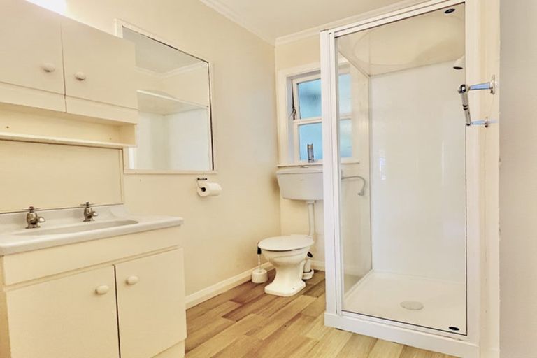 Photo of property in 50 Randwick Road, Northland, Wellington, 6012