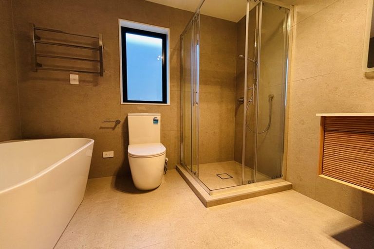 Photo of property in 17d Sorrel Crescent, Bucklands Beach, Auckland, 2012