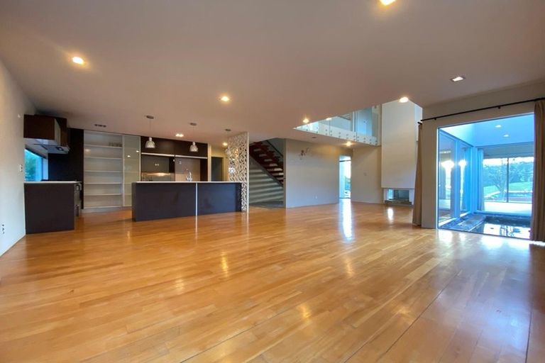 Photo of property in 3 Harrowglen Drive, Northcross, Auckland, 0632