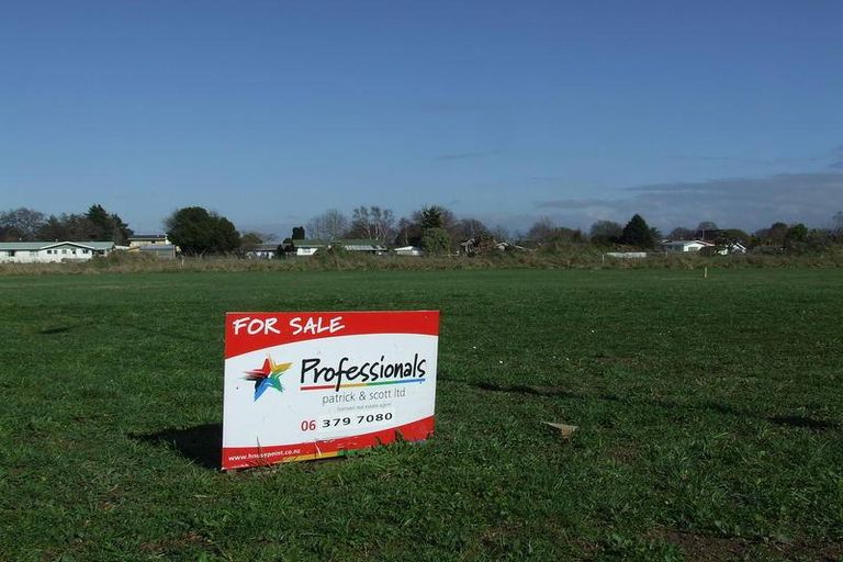 Photo of property in 23 Armstrong Avenue, Carterton, 5713