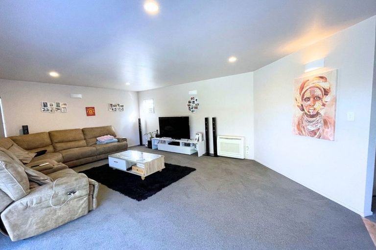 Photo of property in 126 Wiseley Road, West Harbour, Auckland, 0618