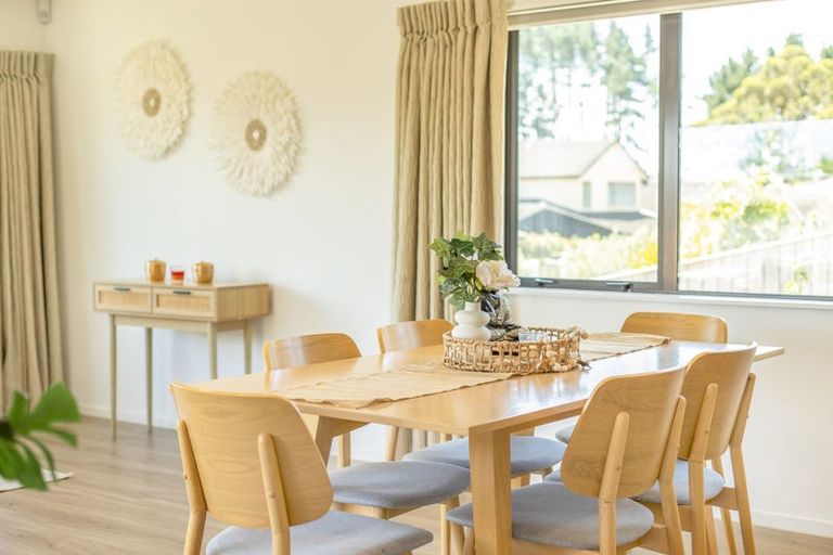 Photo of property in 22 Bluewater Place, Paraparaumu, 5032