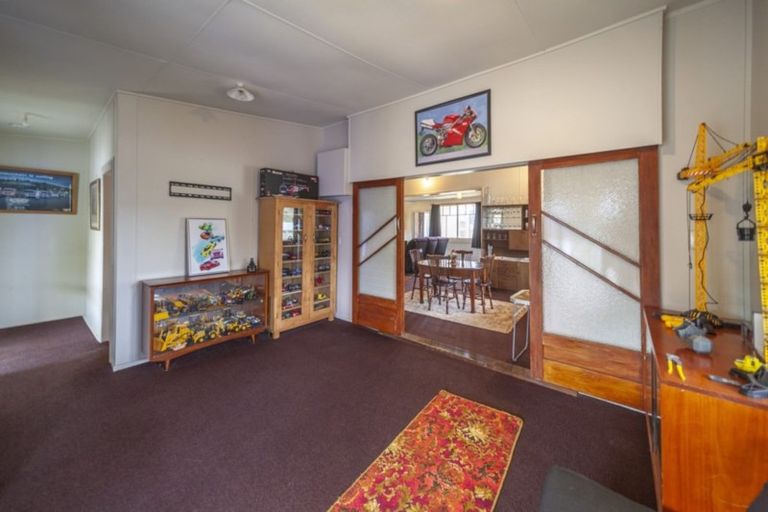 Photo of property in 15 Keppel Street, Porangahau, 4291