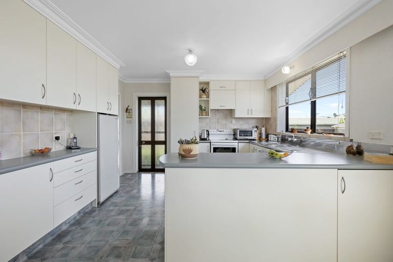 Photo of property in 230 Mangorei Road, Merrilands, New Plymouth, 4312