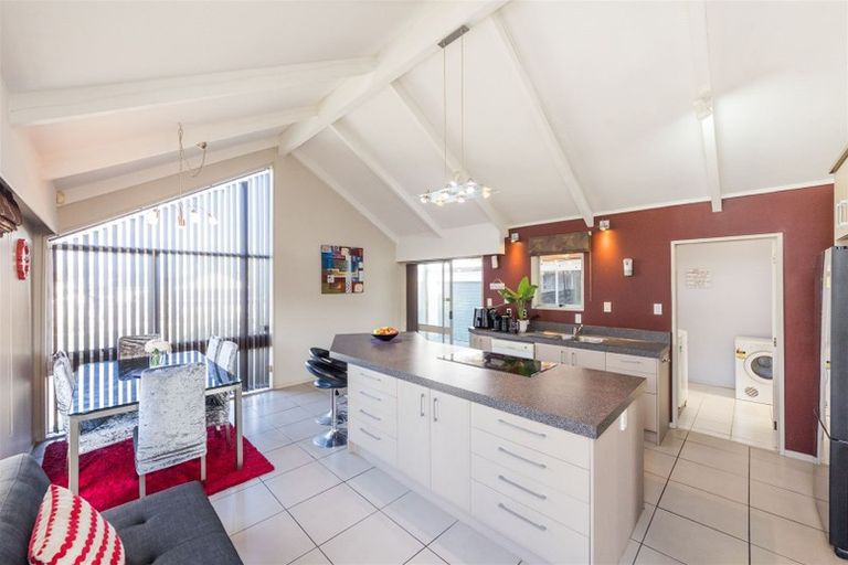 Photo of property in 40 Terry Crescent, Milson, Palmerston North, 4414