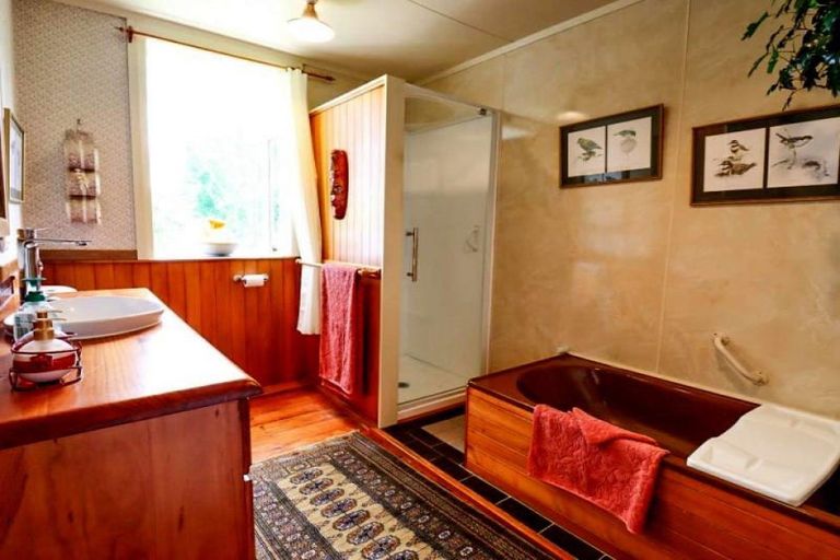 Photo of property in 16 Hunter Street, Dannevirke, 4930