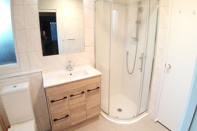 Photo of property in 2/18 Carriage Close, Northpark, Auckland, 2013