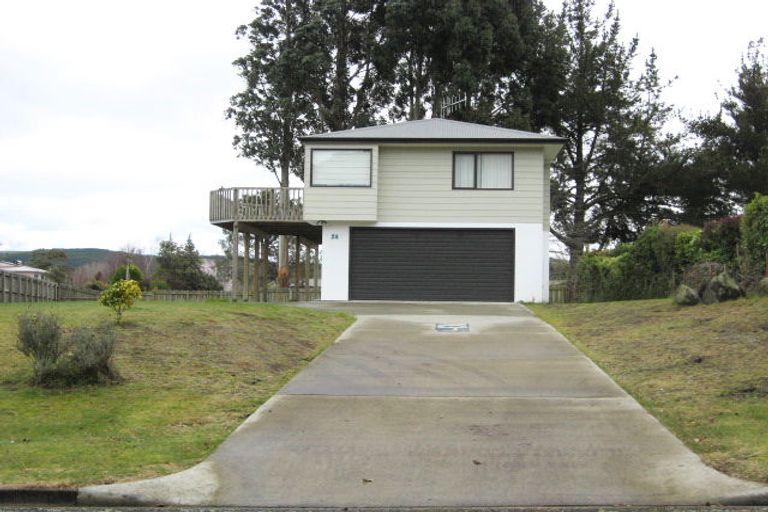 Photo of property in 28 Angela Place, Kinloch, Taupo, 3377
