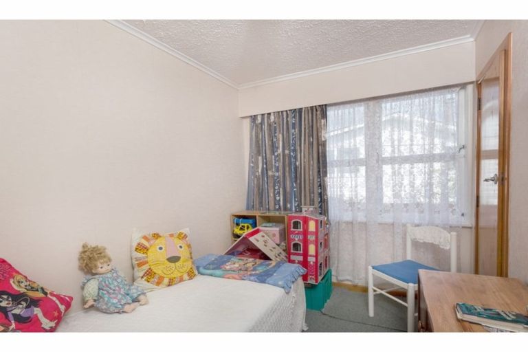 Photo of property in 1/39 Mcleod Road, Henderson, Auckland, 0612