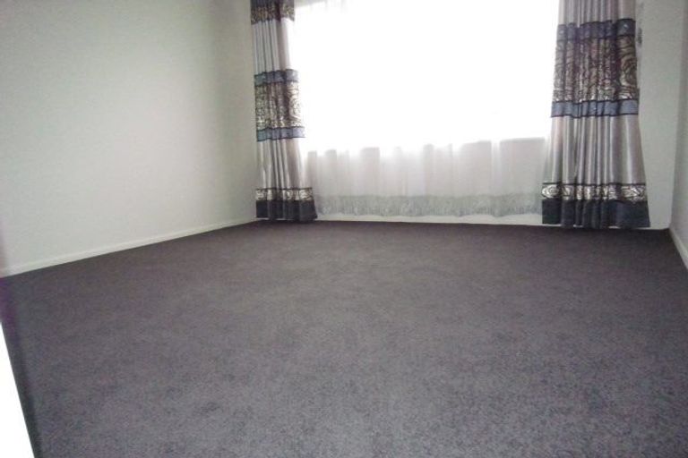 Photo of property in 206 Edmonton Road, Te Atatu South, Auckland, 0610