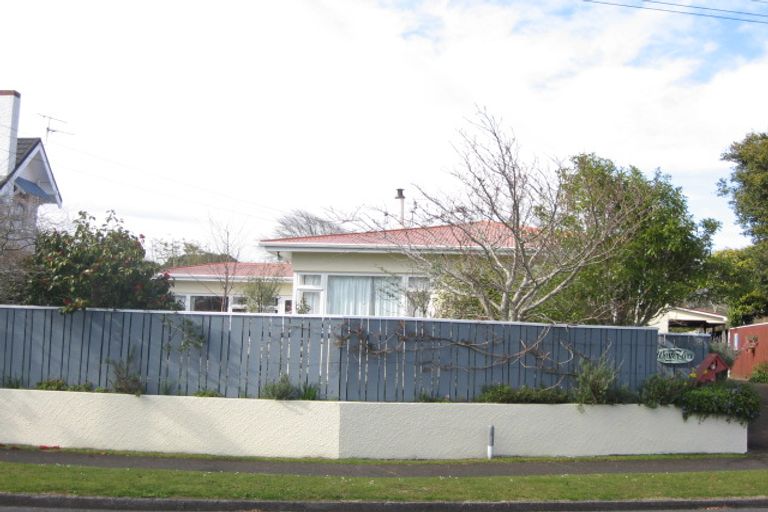 Photo of property in 20 Shortland Street, Lower Vogeltown, New Plymouth, 4310