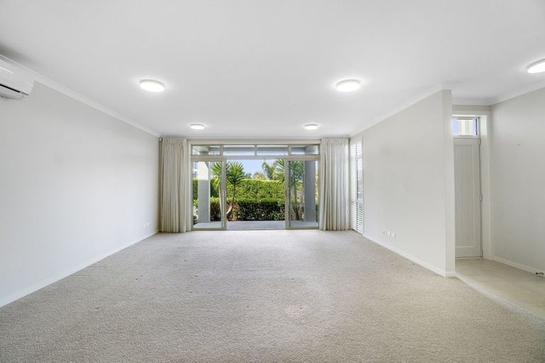 Photo of property in 16 Plantation Terrace, Orewa, 0931