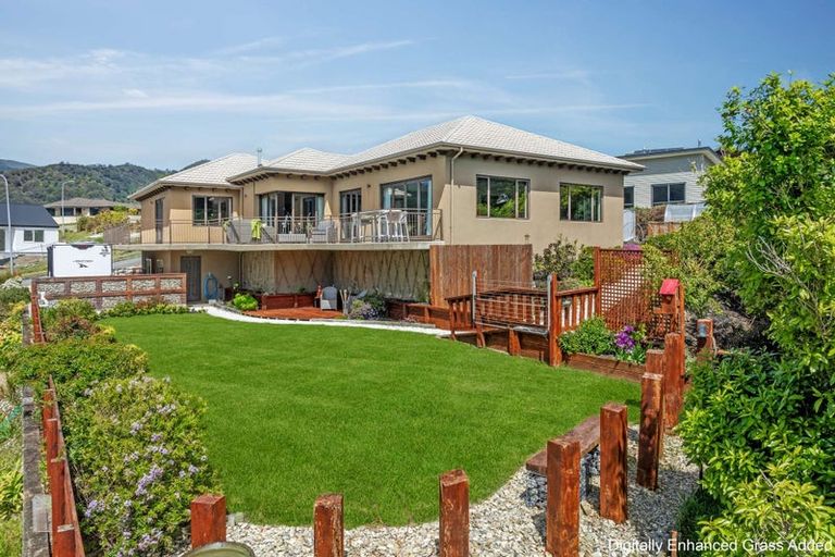 Photo of property in 24 Harbour View Heights, Picton, 7220