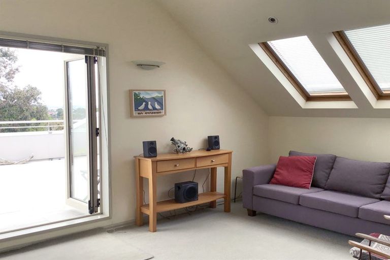 Photo of property in 2/145 Victoria Road, Devonport, Auckland, 0624