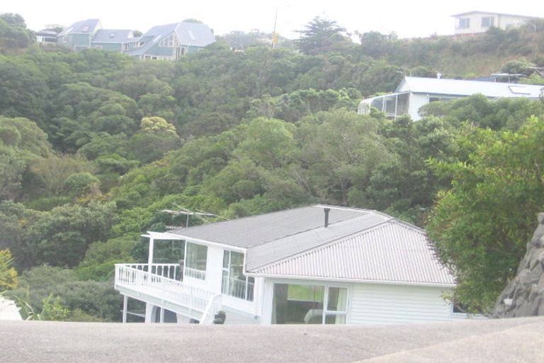 Photo of property in 111 Dowse Drive, Maungaraki, Lower Hutt, 5010