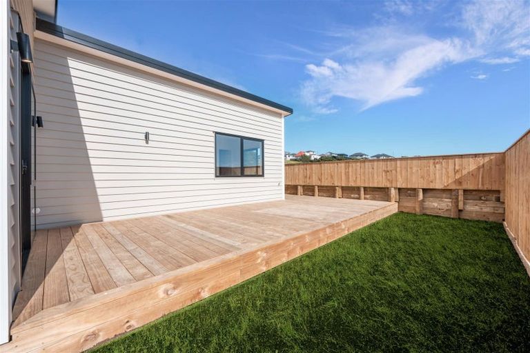 Photo of property in 50 Whakairo Crescent, Gulf Harbour, Whangaparaoa, 0930