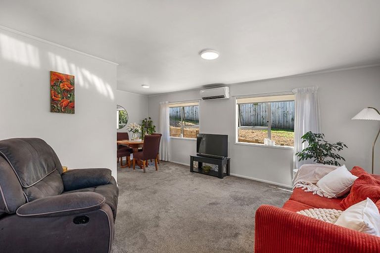 Photo of property in 1/30 Wilkinson Way, Browns Bay, Auckland, 0630