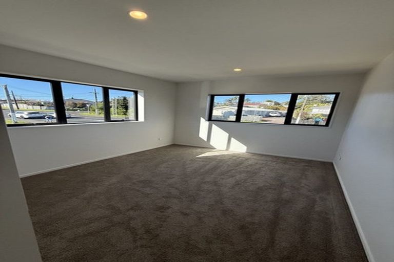 Photo of property in 44d Orams Road, Hillpark, Auckland, 2102