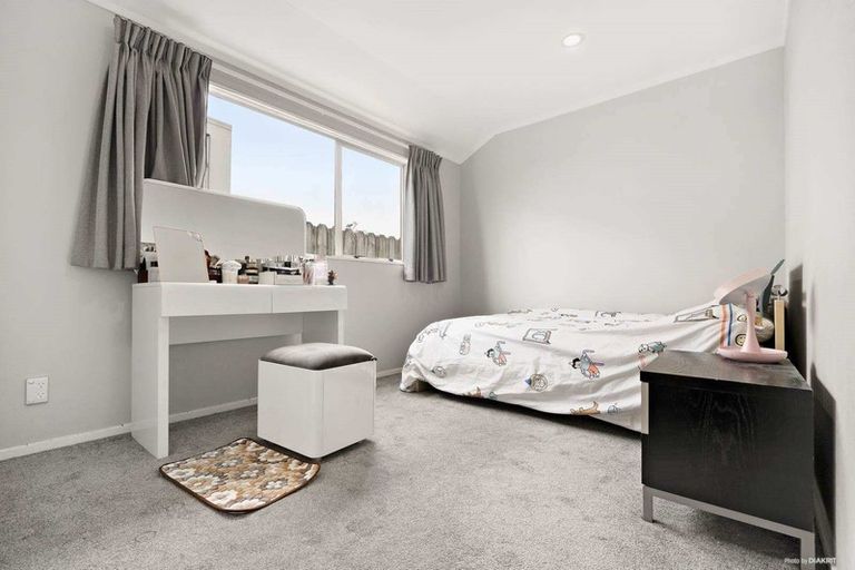 Photo of property in 3/9 Dunn Place, Farm Cove, Auckland, 2010