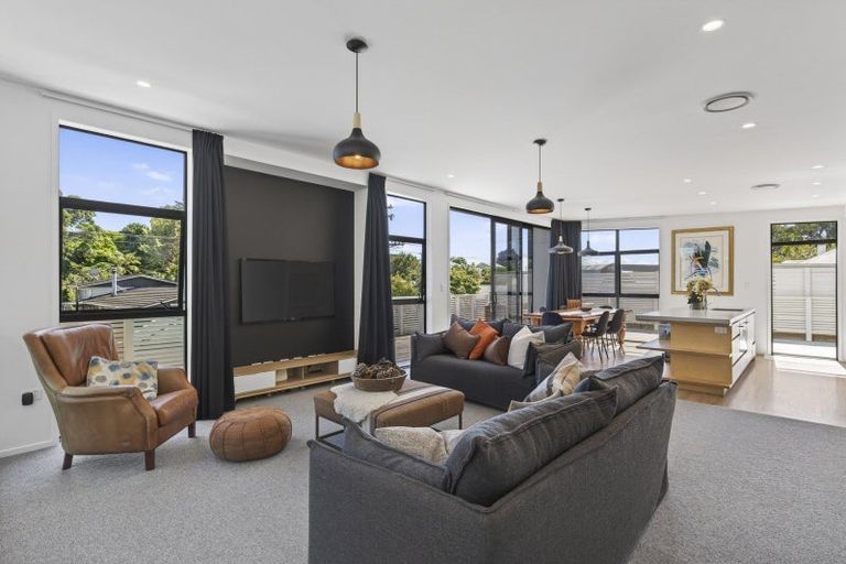 Photo of property in 9 Mount Edgecumbe Street, New Plymouth, 4310