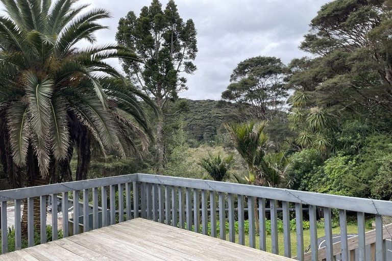 Photo of property in 148 Laingholm Drive, Laingholm, Auckland, 0604