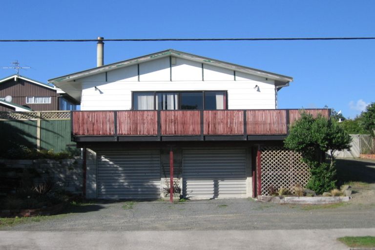 Photo of property in 8 William Street, Waikanae Beach, Waikanae, 5036