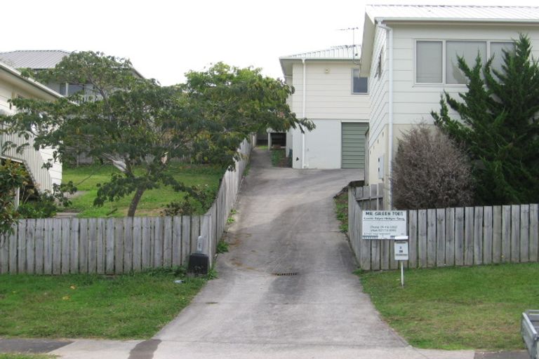 Photo of property in 1/36 Elizabeth Drive, West Harbour, Auckland, 0618