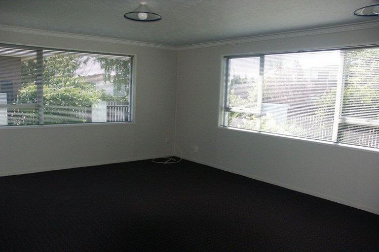 Photo of property in 1/1 Delaware Crescent, Russley, Christchurch, 8042