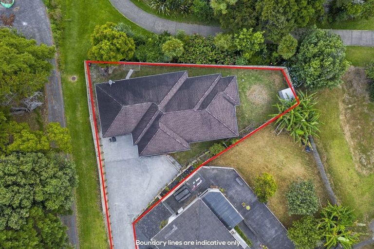 Photo of property in 13 Thomas Rea Place, Te Atatu South, Auckland, 0610