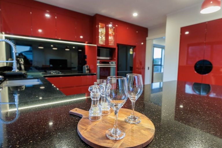 Photo of property in 3 Shastri Terrace, Khandallah, Wellington, 6035