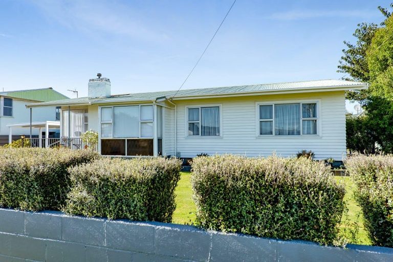 Photo of property in 2 Turuturu Road, Hawera, 4610