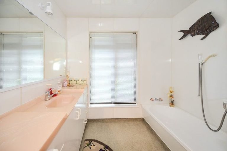 Photo of property in 11 Mersey Street, South Hill, Oamaru, 9400