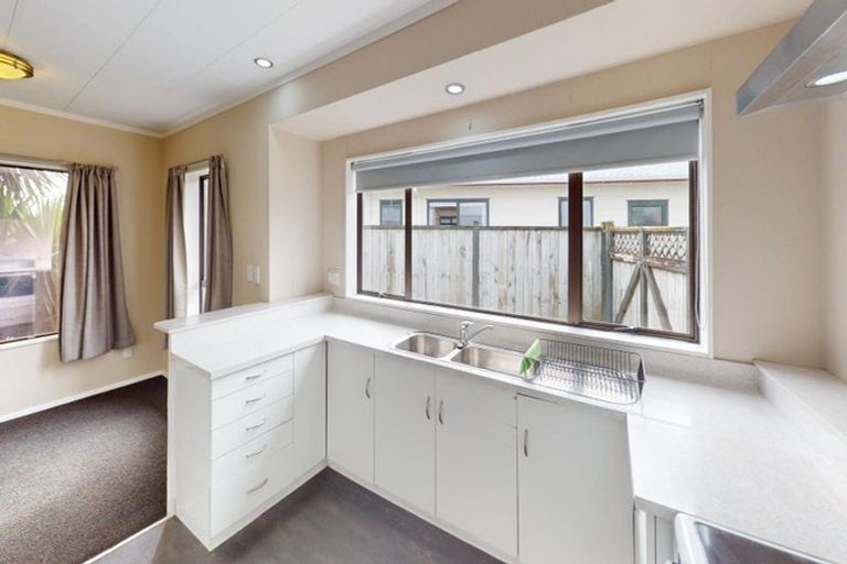 Photo of property in 17 Mercury Street, Milson, Palmerston North, 4414