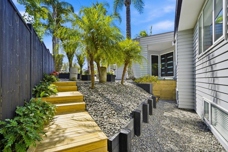 Photo of property in 14 Landing Drive, Albany, Auckland, 0632